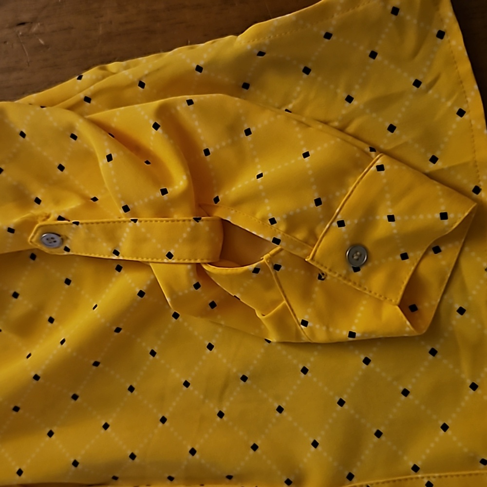 Women's yellow and black button up blouse. Size Small - Picture 8 of 8